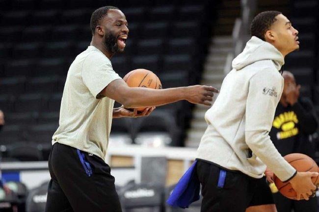 今日NBA重要伤停08:00 克利夫兰骑士 VS 波特兰开拓者迪恩-韦德、泰-杰罗姆、卢比奥：缺席韦恩莱特、罗伯特-威廉姆斯、安芬尼-西蒙斯：缺席08:30 布鲁克林篮网 VS 夏洛特黄蜂丹尼斯-史密斯：出战成疑卡梅伦-托马斯：可能出战西蒙斯：缺席布兰登-米勒：出战成疑拉梅洛-鲍尔、尼克-理查兹、科迪-马丁、尼利基纳：缺席08:30 纽约尼克斯 VS 底特律活塞博扬：出战成疑乔-哈里斯、蒙特-莫里斯：缺席08:30 迈阿密热火 VS 印第安纳步行者海史密斯、巴特勒：出战成疑德鲁-史密斯、RJ-汉普顿、希罗：缺席以赛亚-杰克逊、麦康纳：出战成疑杰伦-史密斯：缺席09:00 俄克拉荷马雷霆 VS 洛杉矶湖人海斯：出战成疑八村垒、文森特、范德比尔特：缺席09:00 明尼苏达森林狼 VS 犹他爵士爱德华兹：出战成疑麦克丹尼尔斯、麦克劳克林：缺席邓恩：出战成疑马尔卡宁：缺席09:00 芝加哥公牛 VS 密尔沃基雄鹿德罗赞、拉文：出战成疑鲍尔：赛季报销康诺顿、克劳德：缺席09:00 圣安东尼奥马刺 VS 亚特兰大老鹰文班亚马：出战成疑索汉：可能出战杰伦-约翰逊、巴夫金：缺席11:00 金州勇士 VS 洛杉矶快船保罗、加里-佩顿二世：缺席诺曼-鲍威尔：出战成疑梅森-普拉姆利、波士顿：缺席专家推荐【胜利导航】足球7连红 奉上哥伦甲：麦德林独立 vs 百万富翁【易球胜】足球6连红 带来墨联：瓜达拉哈拉 VS 普马斯【北境之王】篮球7连红 带来早间NBA赛事解析今日热点赛事今日上午，NBA常规赛精彩对话，俄克拉荷马雷霆 VS 洛杉矶湖人，金州勇士 VS 洛杉矶快船，北境之王（篮球7连红）带来赛事解析。